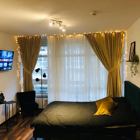 Schickes 1-zimmer Im Herzen Cologne